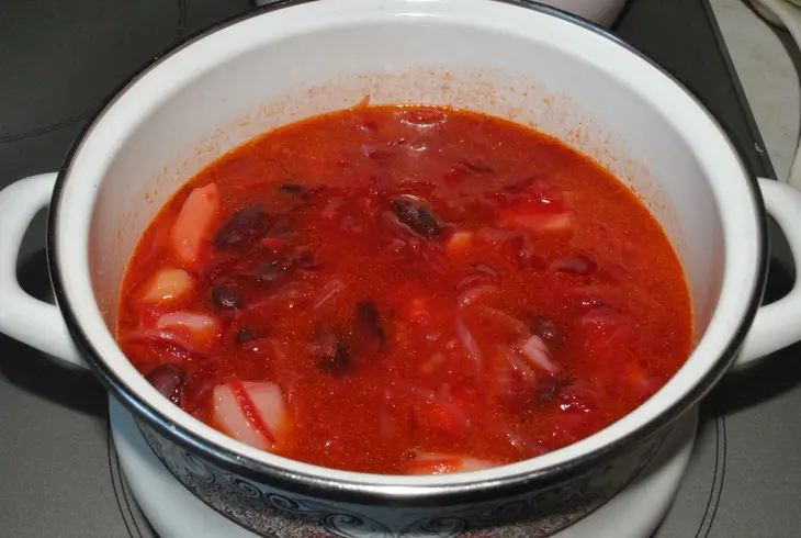 Салат раисы захаровны и постный борщ семьи кузякиных (кино-кулинарный фм): шаг 7