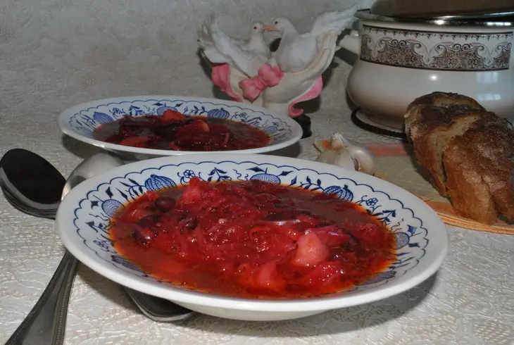Салат раисы захаровны и постный борщ семьи кузякиных (кино-кулинарный фм): шаг 8