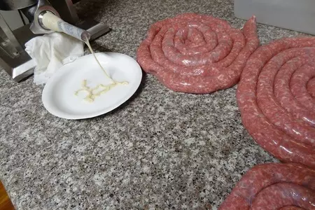 Колбаски - жареные: шаг 4