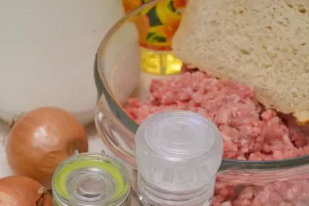 Котлеты за 12 копеек для борюсика! кинокулинарный флешмоб!: шаг 1
