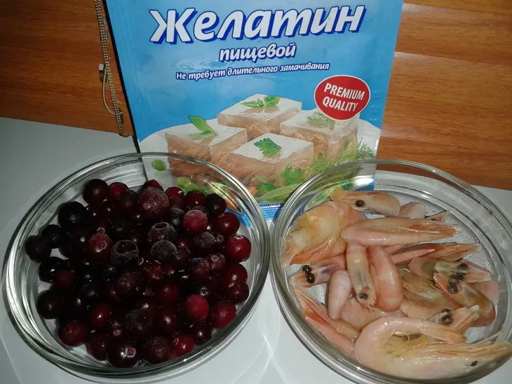Канапе с клюквенным желе на рыбном бульоне.: шаг 1