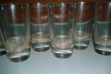 Канапе с клюквенным желе на рыбном бульоне.: шаг 6