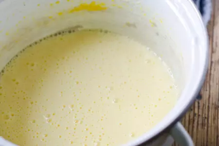 Пирог с клюквой и грецкими орехами: шаг 3
