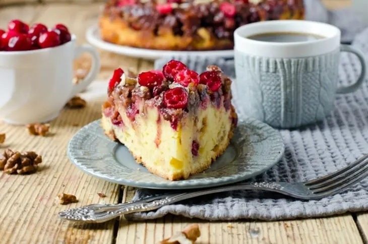 Пирог с клюквой и грецкими орехами: шаг 10
