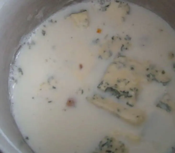 Полента, жаренная с грибами и соусом дор блю: шаг 7