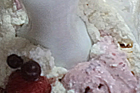  наполеончик "ягоды на снегу" с легким кремом клюквенно- творожным с  клубникой и бананом!: шаг 4