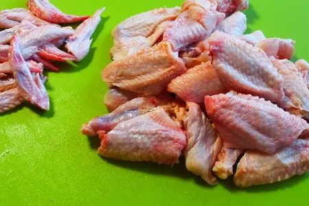 "быстрые куриные крылышки в хрустящем кляре": шаг 1
