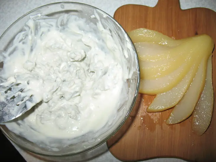 Слойки с рокфором и грушами: шаг 3