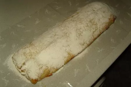 Слоенка с яблоками,изюмом и пудингом: шаг 4