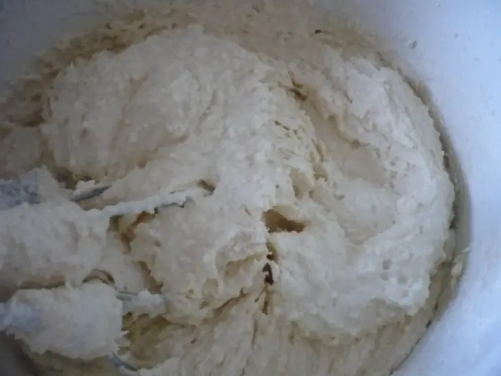 Творожные кексы, большой и маленькие, с шоколадной крошкой: шаг 1