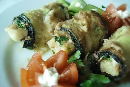 Кабачковые рулетики с рыбой и сыром: шаг 5