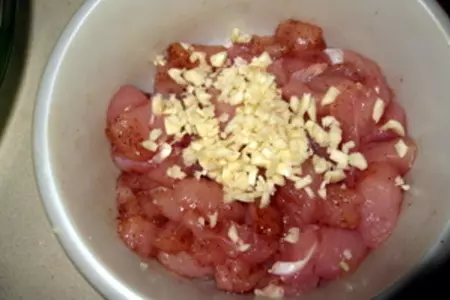 Грудинка куриная с луком.: шаг 2