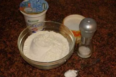 Вареники с черешней на пару: шаг 1