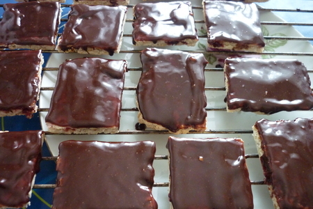 Ореховое печенье с шоколадной глазурью: шаг 4