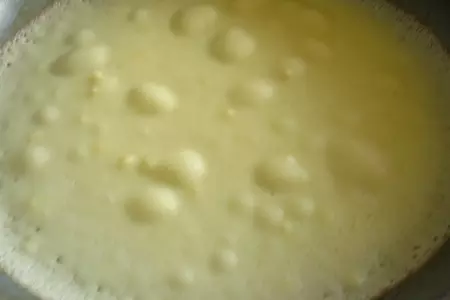 Заварные блины на молоке: шаг 5