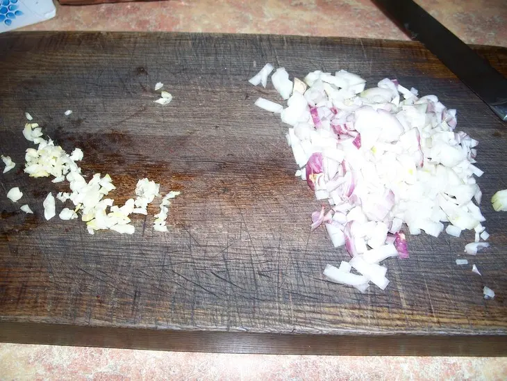 Паста со сливочным соусом с камбалой и оливками: шаг 2