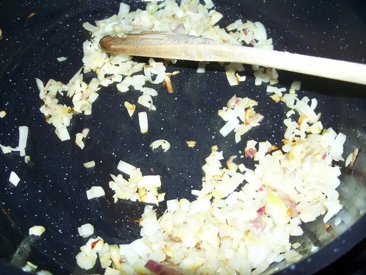 Паста со сливочным соусом с камбалой и оливками: шаг 3