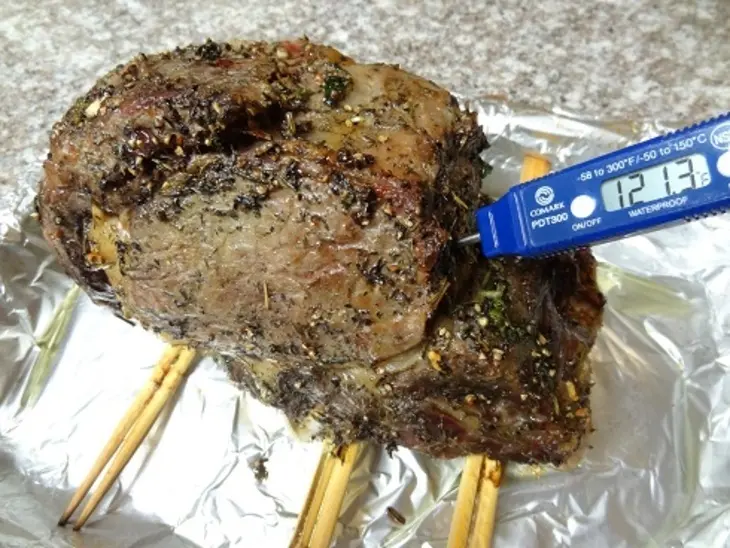 Ароматный, жареный, кусок мяса: шаг 4