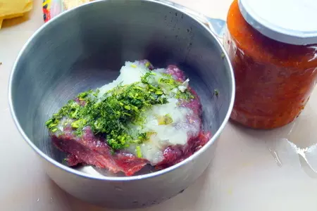 Мясные шарики, тушёные с фасолью. обед выходного дня.: шаг 1