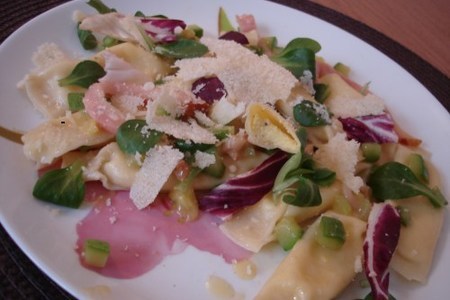 Равиоли со сливочно-сырным кремом в соусе из панчетты и кабачков от хайнса бека: шаг 9