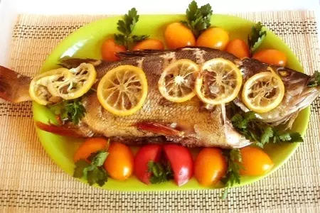 Окунь байкальский, запеченный а-ля натурель: шаг 1