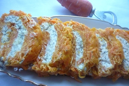 Морковный рулет с творожным сыром: шаг 9