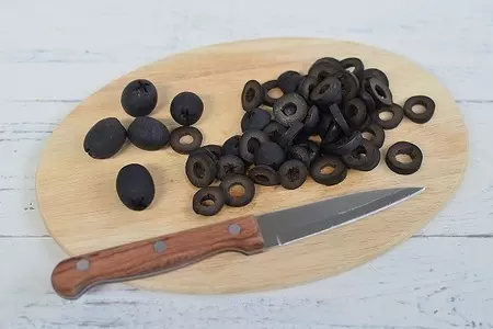 Салат с тунцом легкий: шаг 4