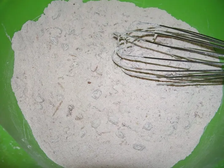 Шотландские оладьи с соусом из изюма: шаг 3