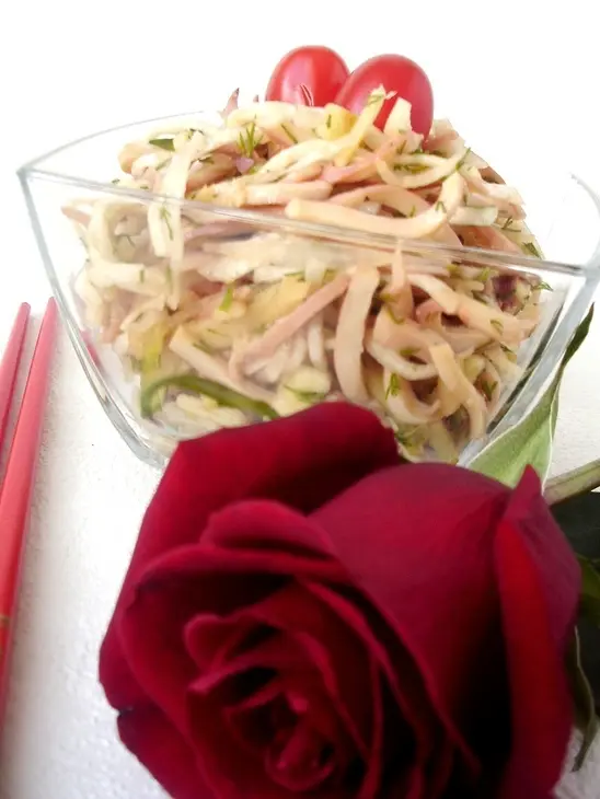 Салат с кальмаром и овощами.: шаг 3