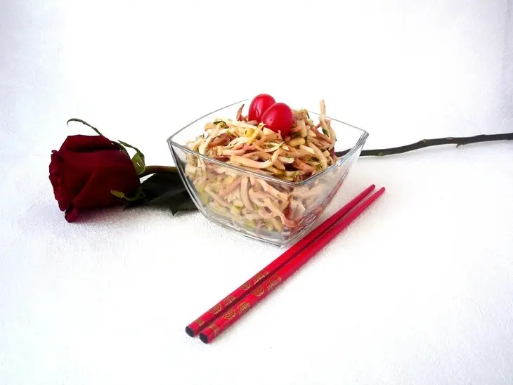 Салат с кальмаром и овощами.: шаг 6