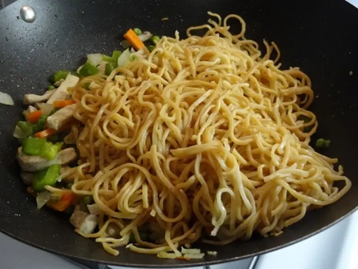 Лапша с мясом и овощами: шаг 6
