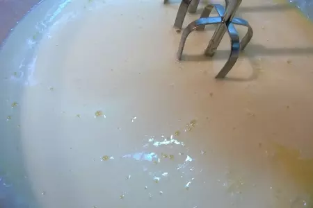 Розовые блины с кремом из маршмеллоу.: шаг 3