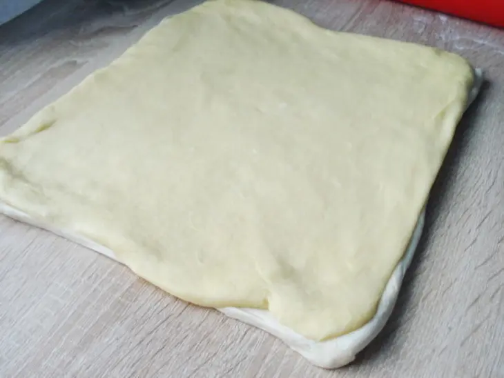 Воздушные слойки-булочки: шаг 10