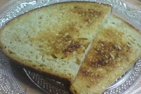 Кростини с тёплым салатом из перцев и маслин: шаг 3