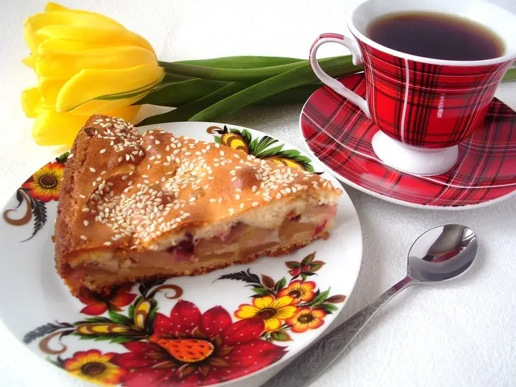 Полу-пай с яблоками, бананами и клюквой с шоколадом.: шаг 9