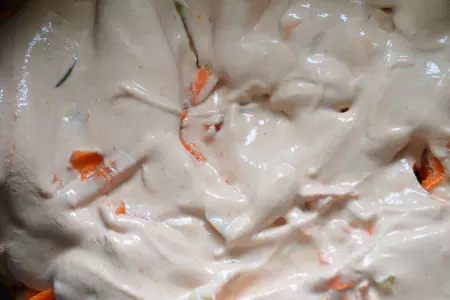 Горбуша с овощами и сметаной: шаг 8