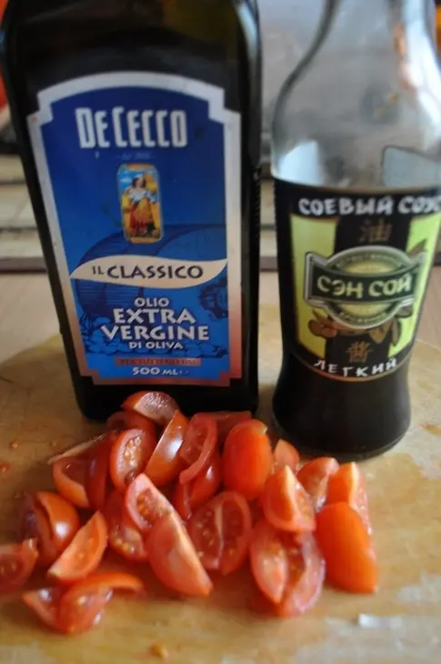 Салат с брокколи, рисовой лапшой и шампиньонами: шаг 1