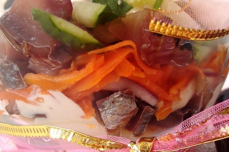 Салат с копченой сельдью и бобовыми.: шаг 3