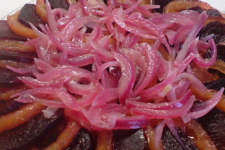 Салат-карпаччо из печёной свёклы,брынзы и томатов: шаг 3