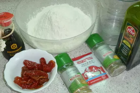 Постные булочки с вялеными томатами и травами: шаг 1