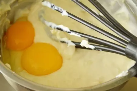 Нежный рулет с курицей и сливочным сыром.: шаг 3
