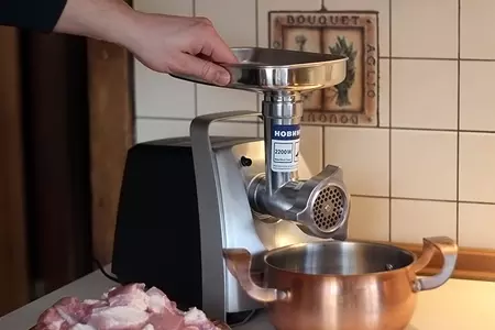 Дырявые овощи с котлетками: шаг 1