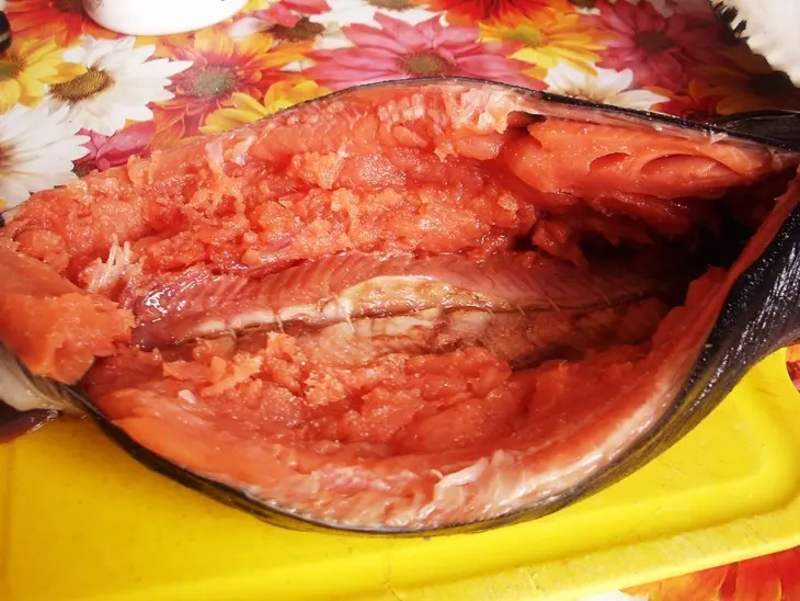 Ладья из горбуши с грибами и сыром: шаг 2
