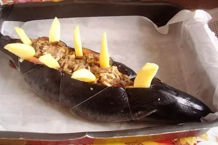 Ладья из горбуши с грибами и сыром: шаг 3