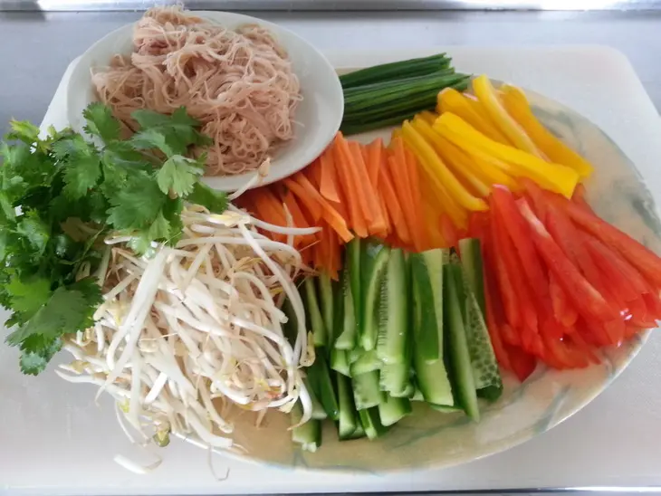 Весенние роллы spring rolls: шаг 2