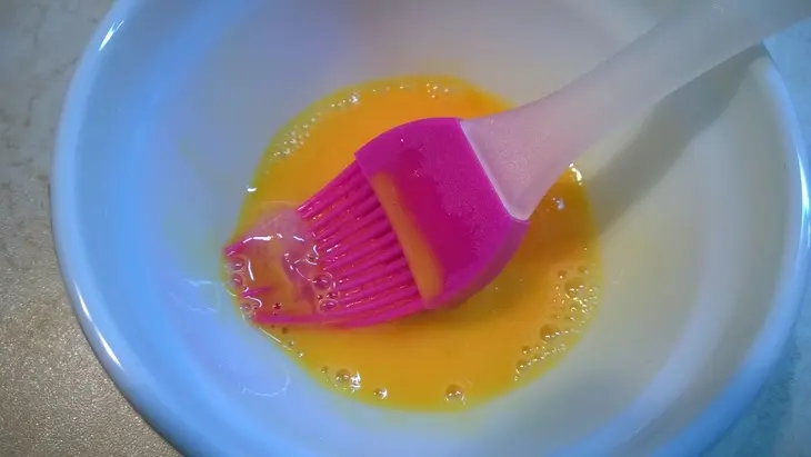 Фуршетные слойки с охотничьими колбасками: шаг 3