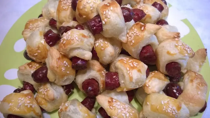 Фуршетные слойки с охотничьими колбасками: шаг 5
