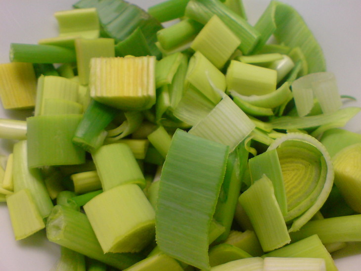 Крем -суп из зелёной спаржи и порея  "бархатный": шаг 1