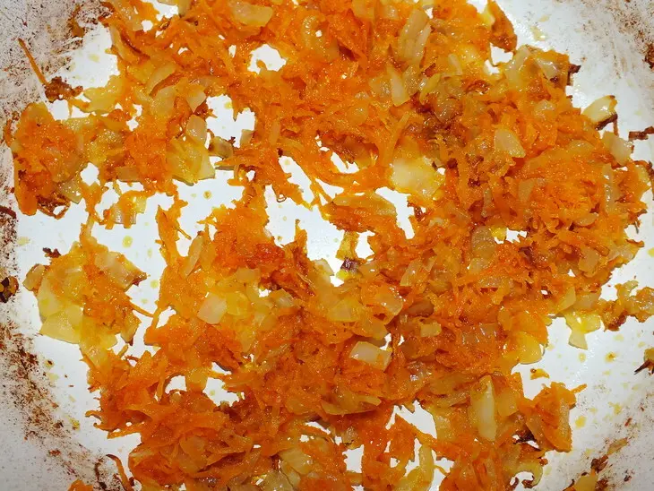 Салат с  кальмарами: шаг 3