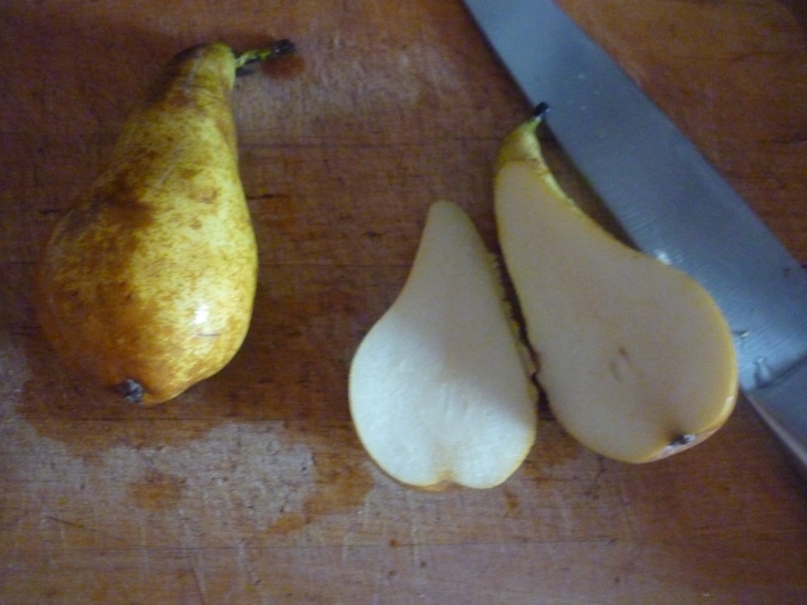 Смузи из груши, ананаса и брусники: шаг 2